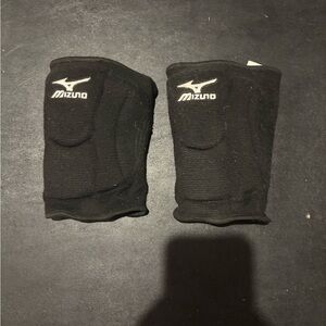 Mizuno Black Sports Knee Pads
